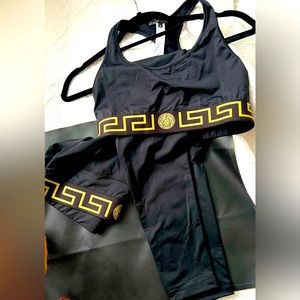 Versace Greta border set sports bra & leggings